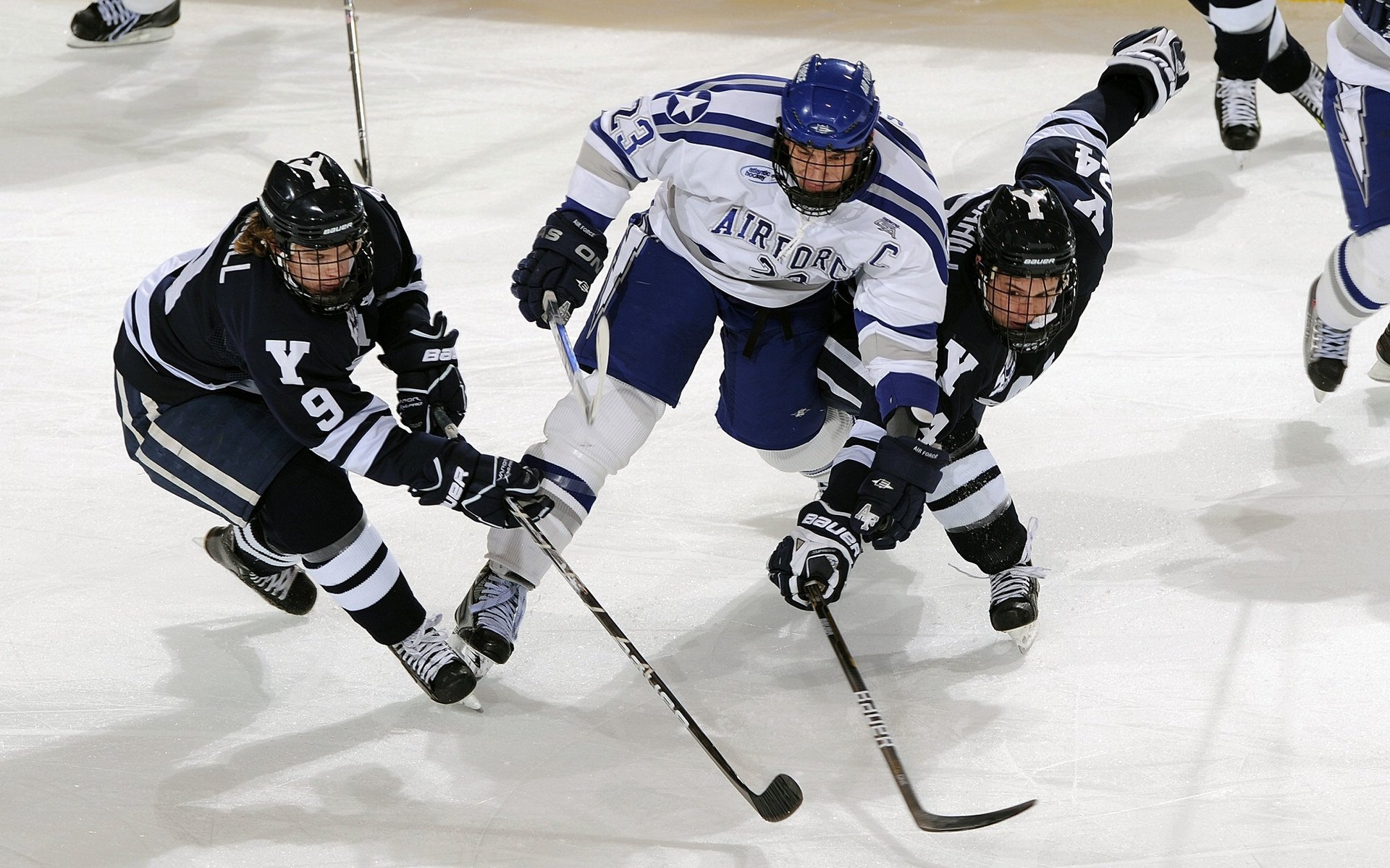 Rookie爆冷击败日本队，战术调整引爆全场！